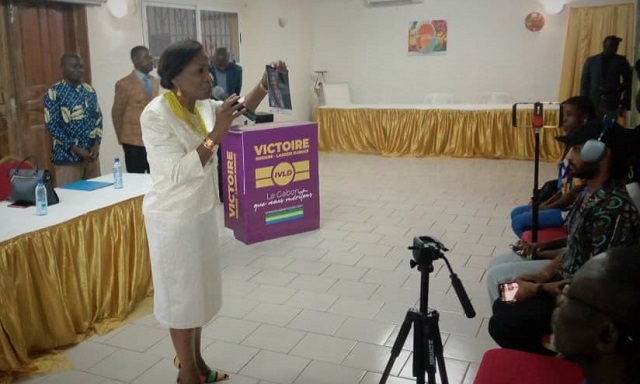 Image de Politique. Victoire Lasseni Duboze, ancienne présidente de l'Union des femmes du Parti démocratique gabonais (UFPDG), a été choisie comme candidate officielle de l'Union des alliances pour une nouvelle Afrique (UANA) pour l'élection présidentielle à venir. Dans son discours lors du congrès extraordinaire, elle a souligné sa volonté de changer l'histoire du pays en mettant l'éducation, la santé, la justice sociale et la culture au centre de sa vision politique. Duboze a également promis de soutenir les jeunes, les artistes et de recycler les retraités. Que pensez-vous de sa candidature ?