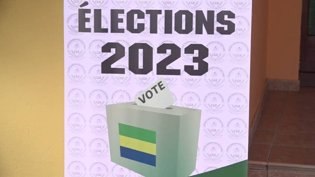 Image de Politique. Le Centre gabonais des élections a annoncé un deuxième report de la date limite de dépôt des candidatures pour les élections générales prévues le 26 août. Cette décision fait suite à une demande des partis politiques et des candidats, repoussant la date limite au dimanche 16 juillet. Le report initial était du 10 au 14 juillet. Quelles sont les raisons sous-jacentes à ces reports successifs ?