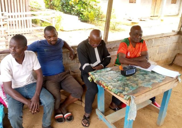 Image de Société. La candidature du député sortant Habib Emane Ango dans le deuxième siège d'Okano suscite une vive contestation de la part des habitants de la région. Les populations exigent un renouvellement et refusent de revoir les mêmes visages au pouvoir. Ils reprochent à Habib Emane Ango d'avoir stagné leur localité pendant cinq ans sans accomplissements significatifs. Une pétition a été lancée et un recours en contestation de l'investiture a été déposé par les membres du bureau politique local. Quel est votre point de vue sur le sujet ?